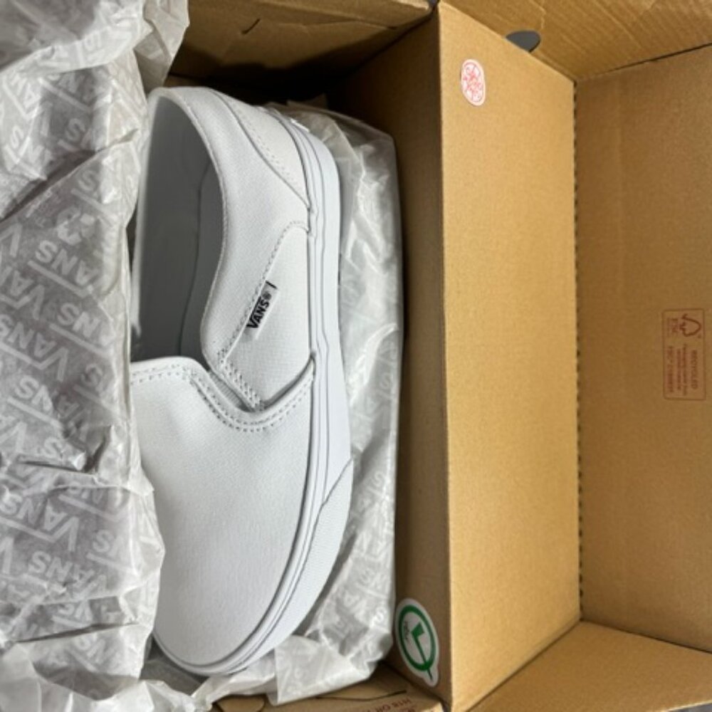 New in Box- White Vans Asher slip-ons size 6.5 Women's - Picture 6 of 8
